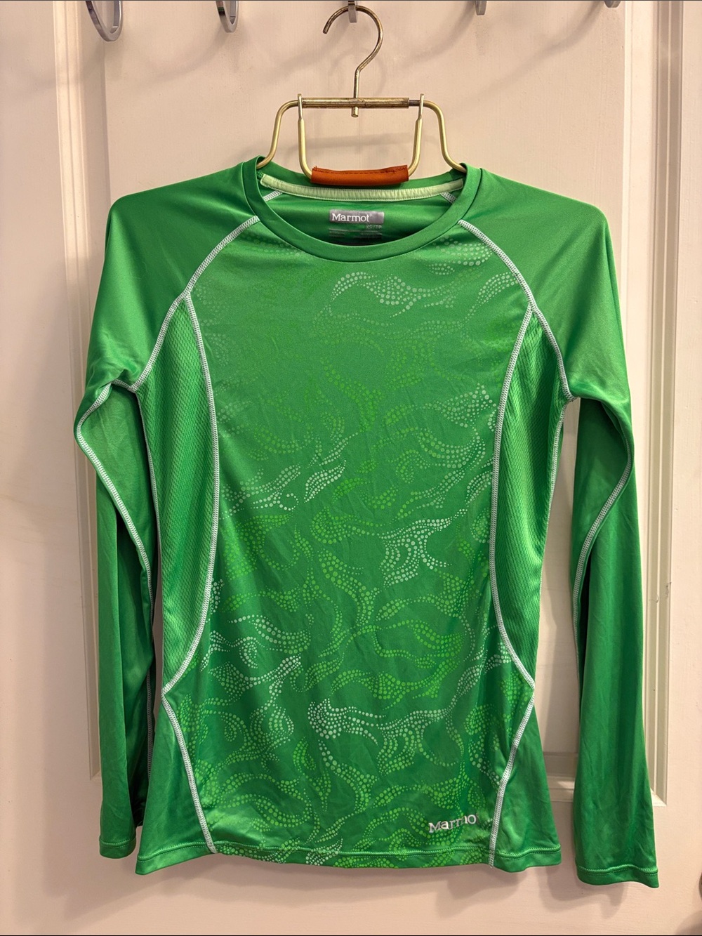Marmot Women’s Long-Sleeve Green Performance Activewear Top